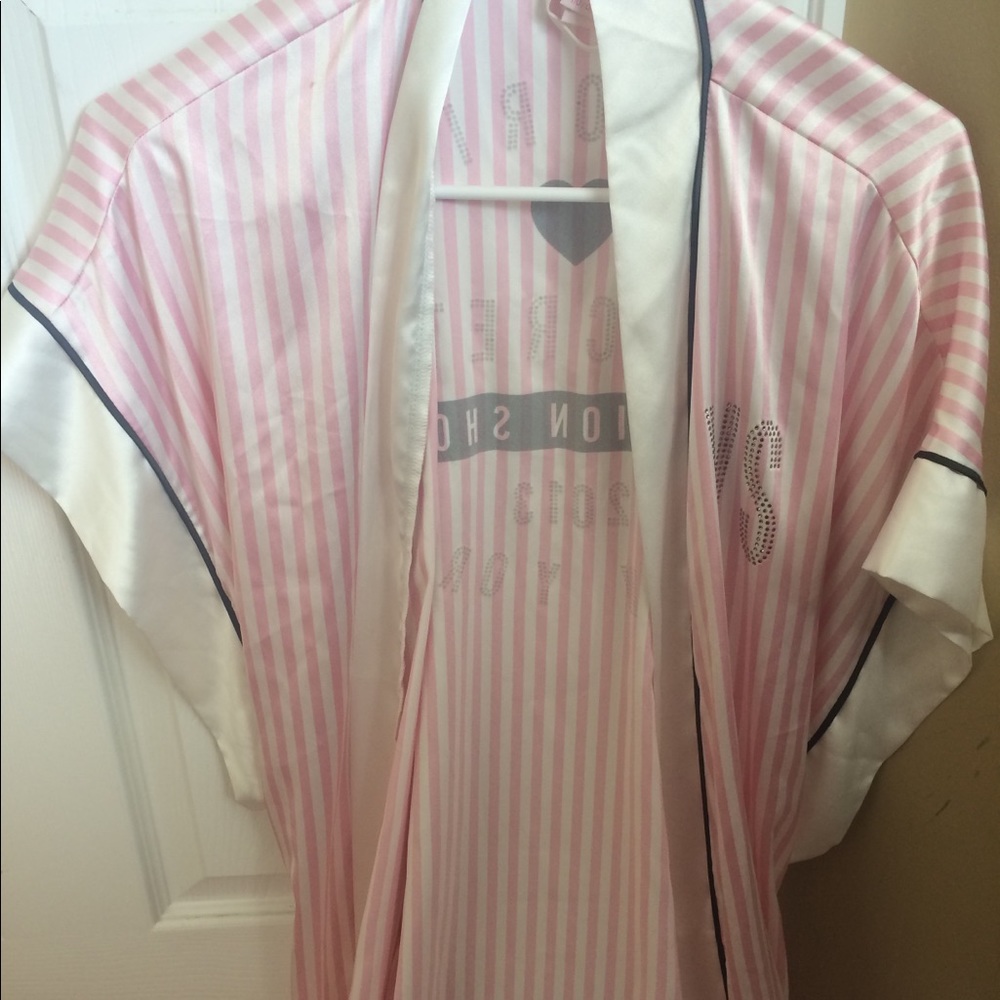 Victoria’s Secret 2013 Fashion Show robe